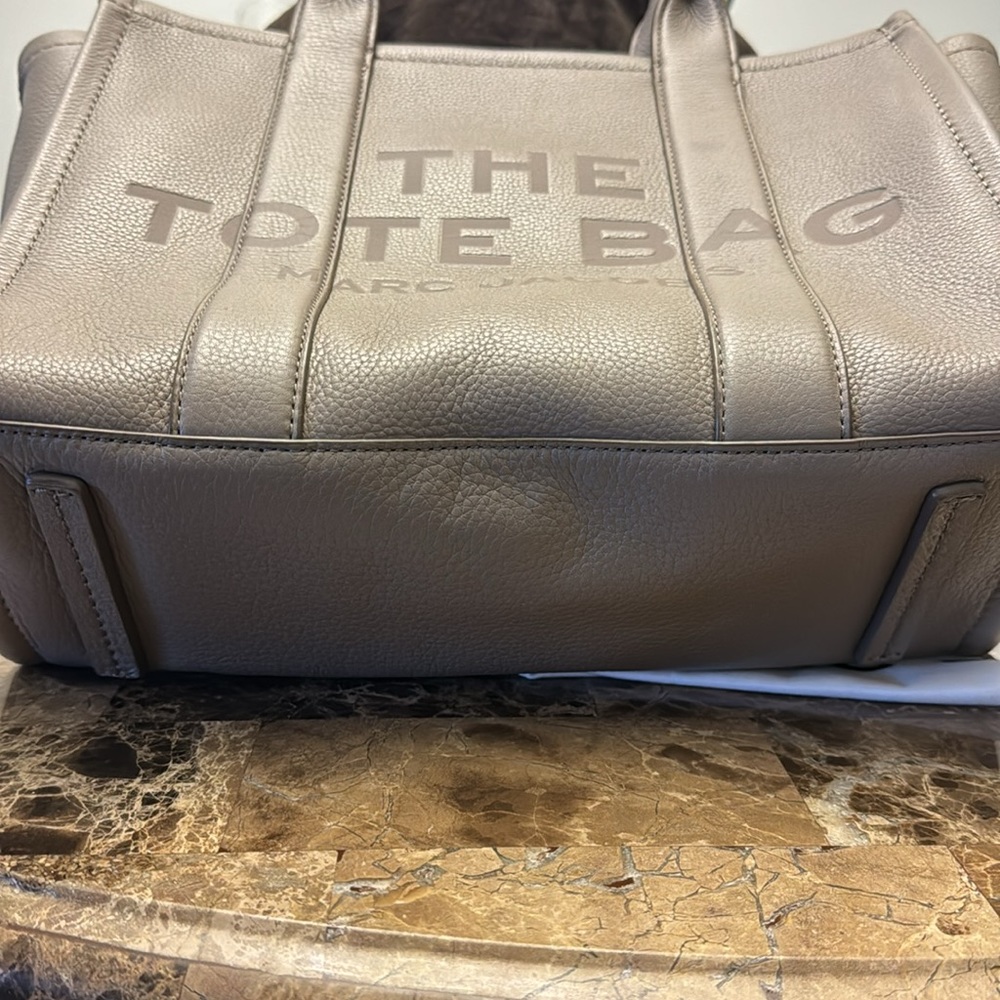 ✨SOLD✨Marc Jacobs Tote Bag - Picture 5 of 11